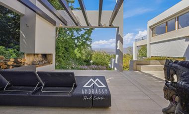 Casa Remodelada en Venta en La Dehesa / Los Trapenses