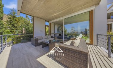 Casa Remodelada en Venta en La Dehesa / Los Trapenses