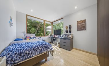 Casa Remodelada en Venta en La Dehesa / Los Trapenses