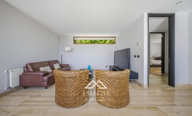 Casa Remodelada en Venta en La Dehesa / Los Trapenses