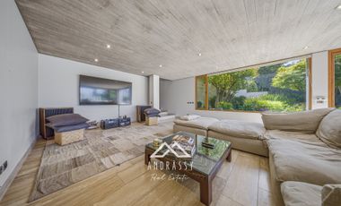 Casa Remodelada en Venta en La Dehesa / Los Trapenses
