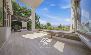 Casa Remodelada en Venta en La Dehesa / Los Trapenses
