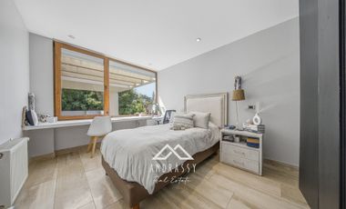 Casa Remodelada en Venta en La Dehesa / Los Trapenses