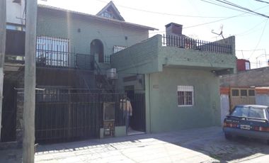 Casa para 2 Familias en venta en Caseros
