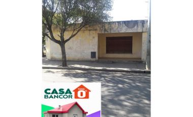 Venta Casa  APTA CREDITO 3 dorm.-Patio-Garaje-S/calle Ascochinga-Barrio Hipólito Irigoyen - Córdoba