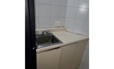 Oficina en el Centro: Ubicación Privilegiada y Parqueadero