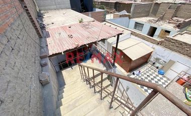 Chorrillos : Oportunidad De Inversión : Casa Con Parametros Para 7 Pisos
