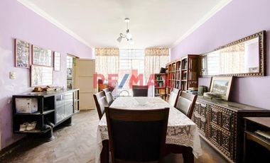 Chorrillos : Oportunidad De Inversión : Casa Con Parametros Para 7 Pisos