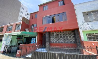 Chorrillos : Oportunidad De Inversión : Casa Con Parametros Para 7 Pisos