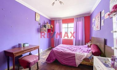 Chorrillos : Oportunidad De Inversión : Casa Con Parametros Para 7 Pisos