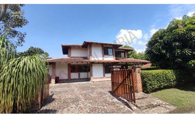 VENTA DE CASA CAMPESTRE EN CONDOMINIO RIBERAS DE LAS MERCEDES  JAMUNDI- COLOMBIA-9643