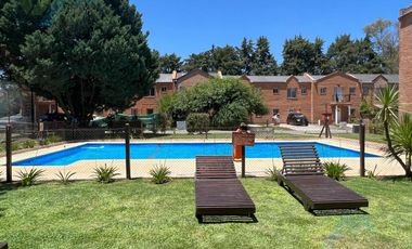 Alquiler Casa 3 ambientes, jardín, parrilla - Nuevo Pilar