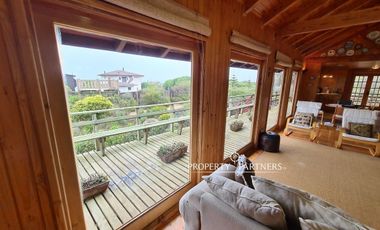 Punta de Tralca - Isla Negra, Excelente Propiedad en Borde Costero