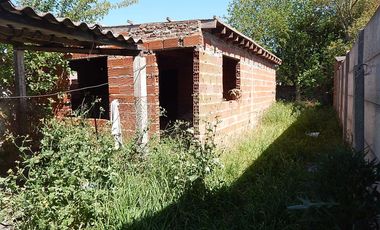 LOTE C/MEJORAS EN VENTA - Marcos Paz - Pcia de Bs.As.
