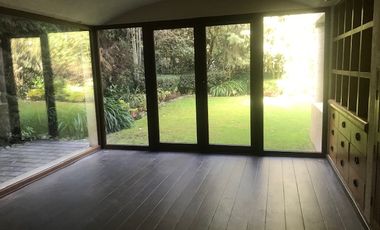 Residencia remodelada en el Club de Golf los Encinos