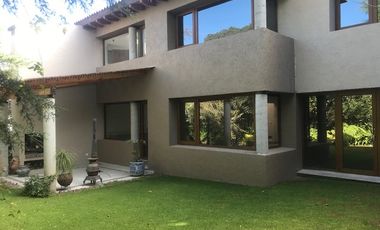Residencia remodelada en el Club de Golf los Encinos