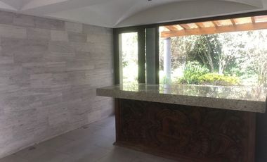 Residencia remodelada en el Club de Golf los Encinos