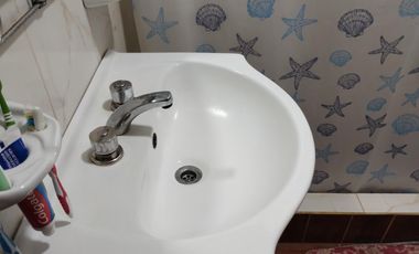 Casa en VENTA o PERMUTA en Barrio Santa Ana de Glew.