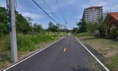 Land for Sale! &ldquo;Huahin&rdquo; prime location at Soi Cha-am 67 only 200 m. from the beach/04-LA-62058
