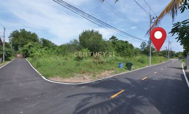 Land for Sale! &ldquo;Huahin&rdquo; prime location at Soi Cha-am 67 only 200 m. from the beach/04-LA-62058