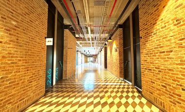 oficina en arriendo en centro empresarial san roque. Cod A4954