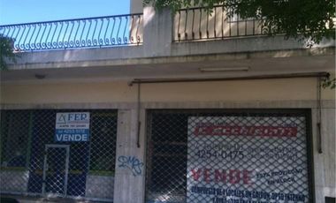 Ideal inversor 3 locales y casa en planta alta