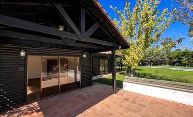 Casa en venta de 4 dorm. en Navidad