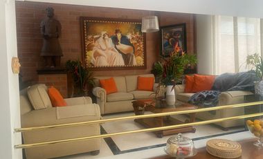 casa en venta en el poblado. Cod V12526