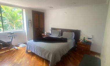 casa en venta en el poblado. Cod V12526