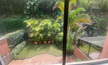 casa en venta en el poblado. Cod V12526