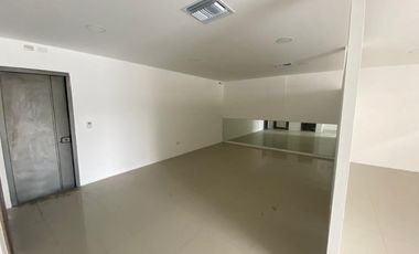 Locales Comerciales en Alquiler en la Aurora