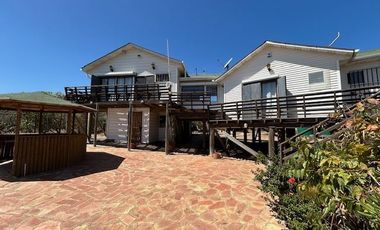 Casa en Venta en Parcela en condominio Rocas de San Andrés sector 2, con amplia casa, quincho y piscina. Ruta 5 norte, KM 210, Totoralillo. (Borde Cos
