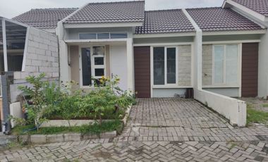 Rumah disewakan Jade Hamlet Menganti Gresik NIA