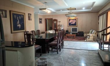 Hanya 3 menit ke CITOS dan 6 menit ke MRT! Rumah Hoek, Pinggir Jalan Raya!