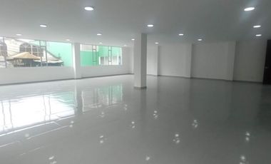 edificio en arriendo en normandía. Cod A2992