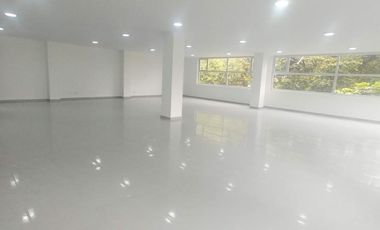 edificio en arriendo en normandía. Cod A2992