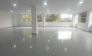 edificio en arriendo en normandía. Cod A2992