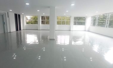 edificio en arriendo en normandía. Cod A2992