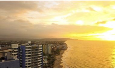 Departamento en venta, sector Tonsupa, Edificio Diamond Beach
