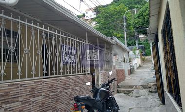 COD. 1395 - SE ARRIENDA CASA - BARRIO: ZAPAMANGA V