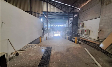 Av Carlos Julio Arosemena se vende o alquila local comercial