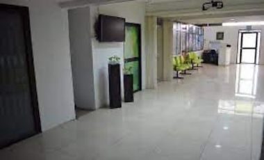 Av Carlos Julio Arosemena se vende o alquila local comercial