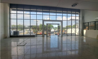 Av Carlos Julio Arosemena se vende o alquila local comercial