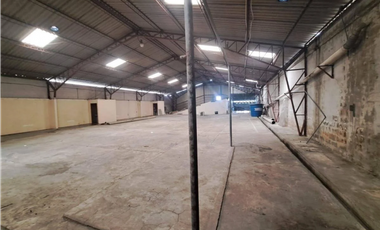 Av Carlos Julio Arosemena se vende o alquila local comercial