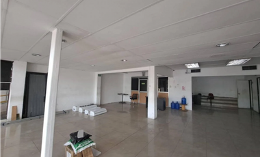 Av Carlos Julio Arosemena se vende o alquila local comercial