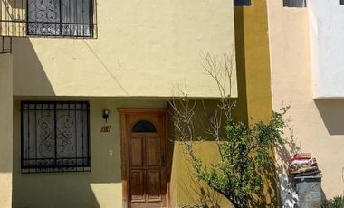 Casa en Venta en Pachuca de Soto, Calle de Regina, Privada Sta Teresa, MG24-1068