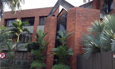 VENDE / ALQUILA EDIFICIO SECTOR SAMECO CALI