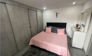 VENDO APARTAMENTO EN LOS COLORES MEDELLIN