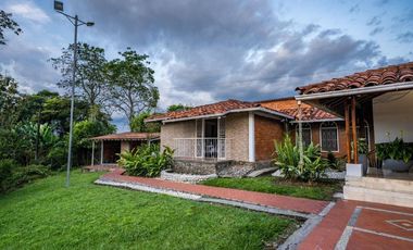 Se Vende o Permuta Hermosa Finca Vía Alcalá