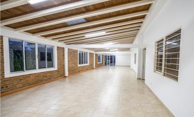 Se Vende o Permuta Hermosa Finca Vía Alcalá